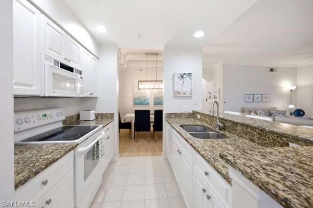 10361 Butterfly Palm Dr, Unit 712, Fort Myers, FL 33966 Photo