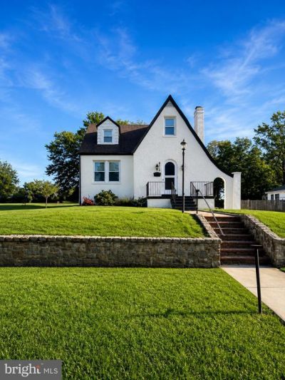 4615 HOWE AVENUE, SUITLAND, MD 20746