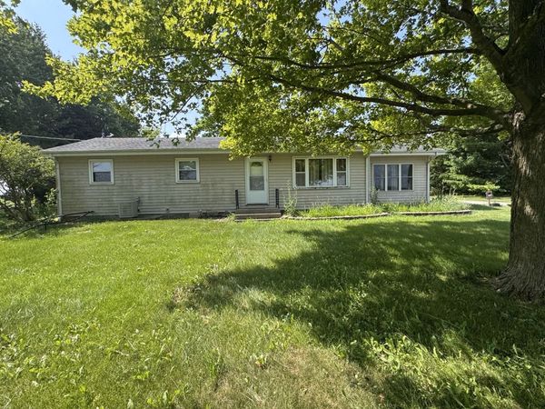 10486 Melms Road , Genoa, IL 60135