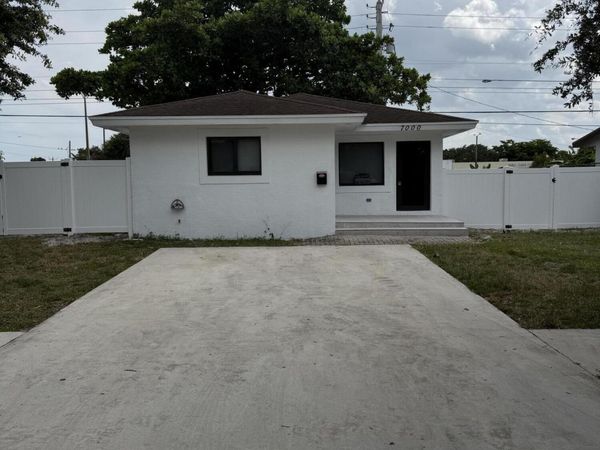 7000 TYLER Street, Hollywood, FL 33024