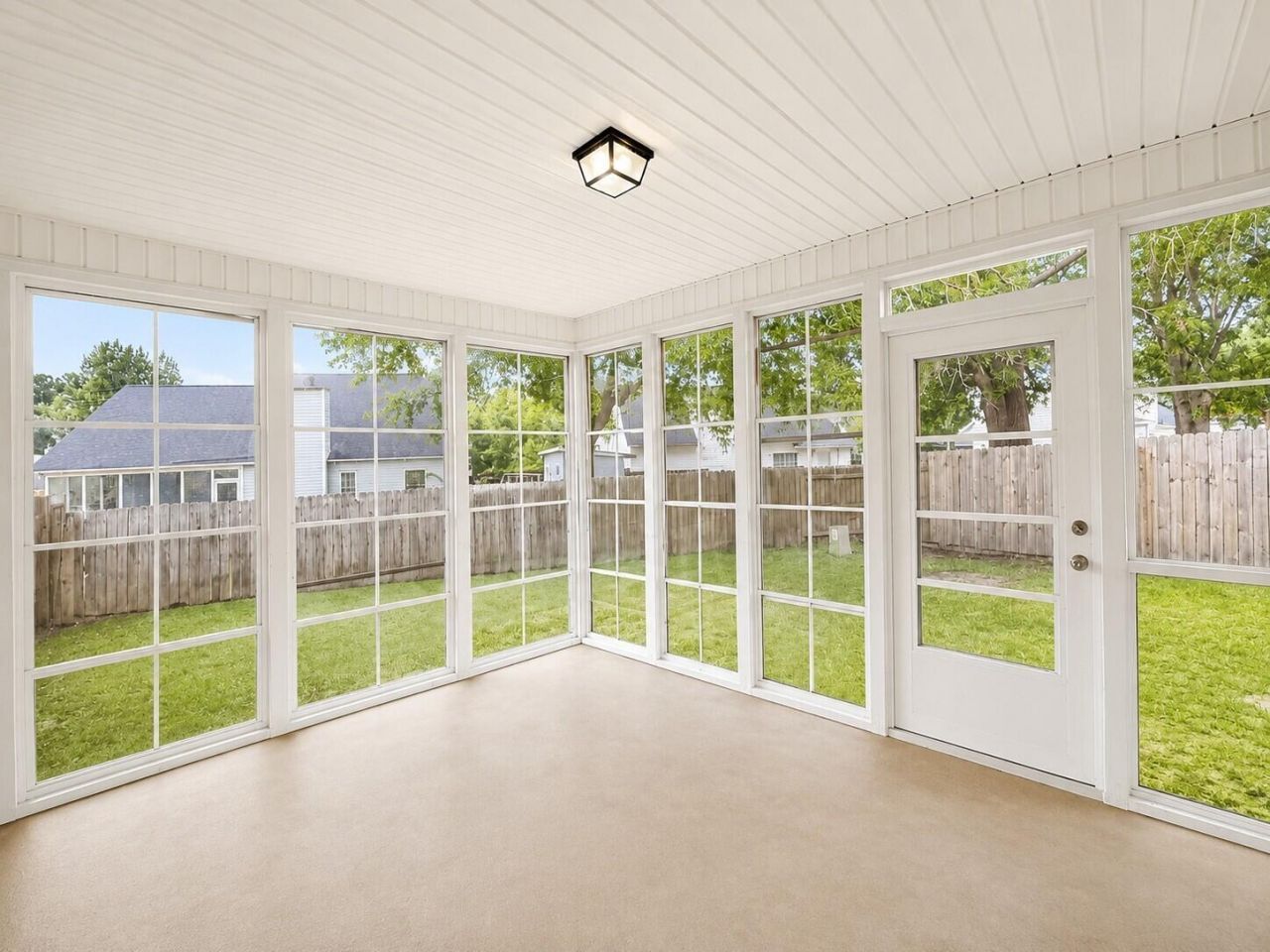 209 William Street Photo 25