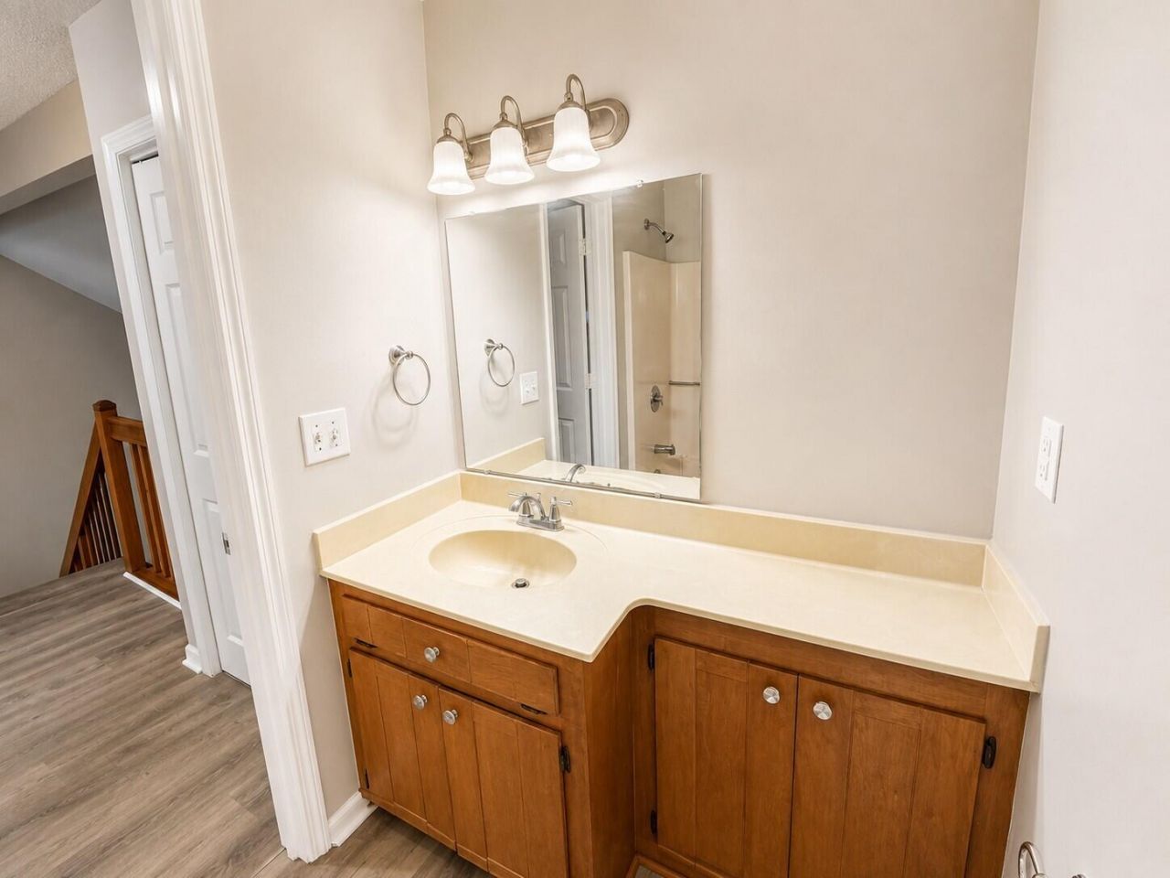 209 William Street Photo 26