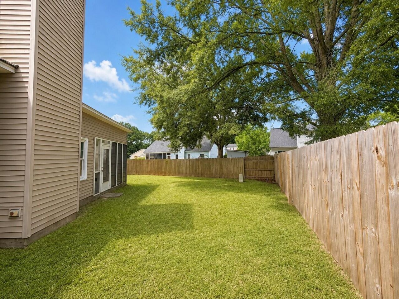209 William Street Photo 30