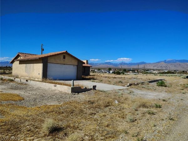2600 Feather Street , Pahrump, NV 89048