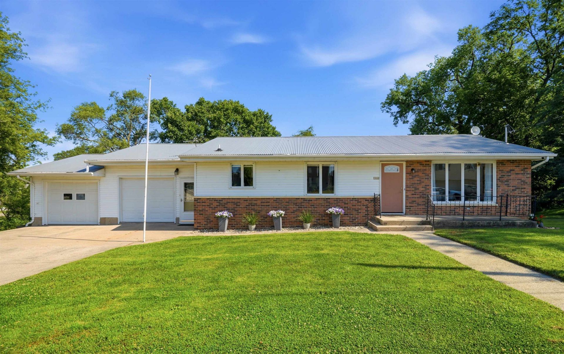 1959 Smith Street, New Vienna, IA 52065 Main Photo