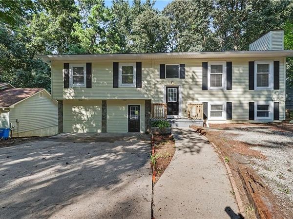 3909 Valley Brook Road , Snellville, GA 30039