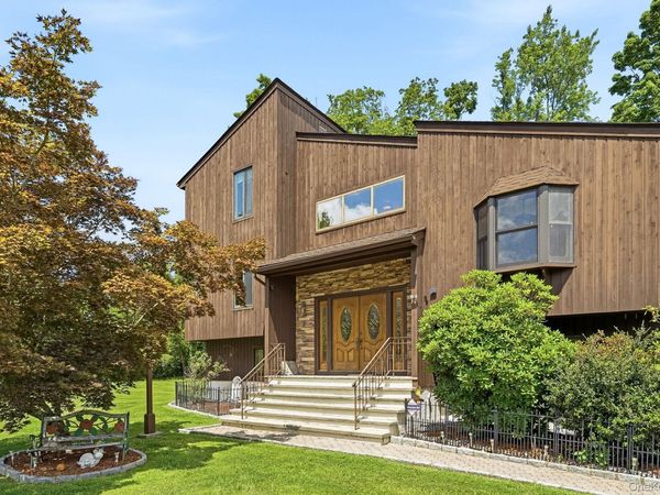 1 Southgate Drive, Cortlandt Manor, NY 10567
