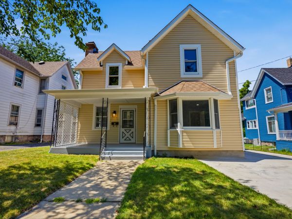 404 Lincoln Street , Harvard, IL 60033
