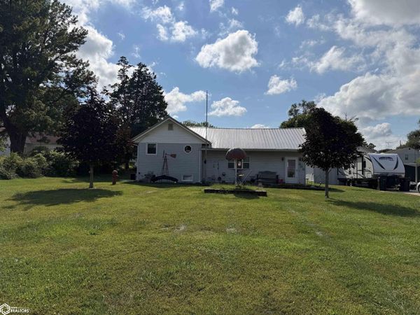 609 Lake Road, Ottumwa, IA 52501