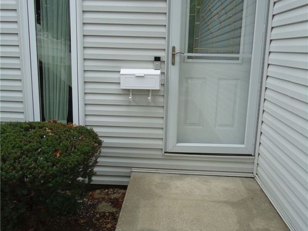 306 Deepwood Drive, Wadsworth, OH 44281