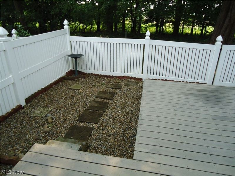 306 Deepwood Drive, Wadsworth, OH 44281 Photo 16