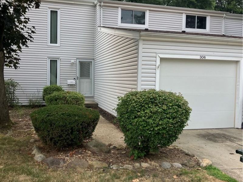 306 Deepwood Drive, Wadsworth, OH 44281 Photo 3
