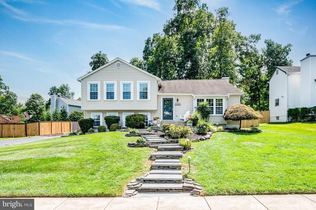 15203 Philip Lee Road, Chantilly, VA 20151 Main Photo