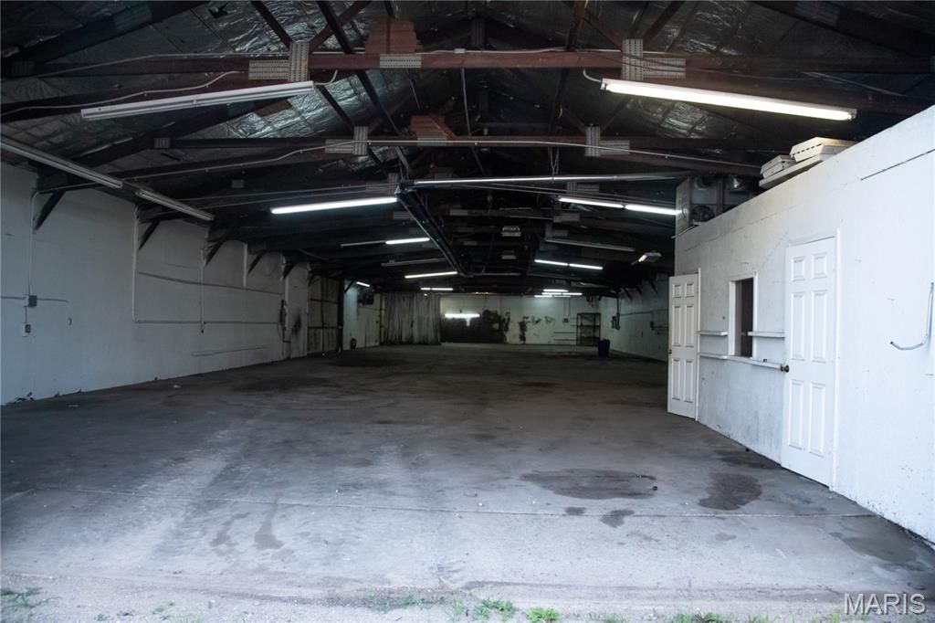 27067 Highway 5, Lebanon, MO 65536 Main Photo