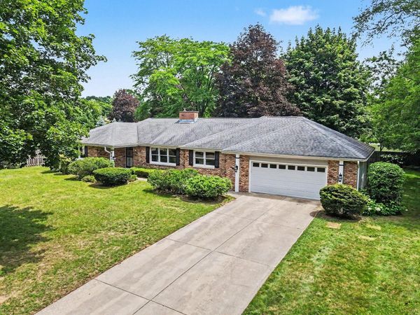 7611 Thrasher Ln, Kalamazoo, MI 49009