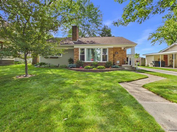 213 Sawyer Street , Grand Blanc, Mi 48439