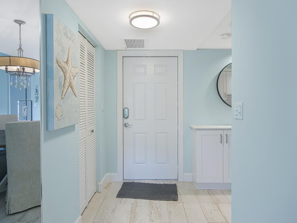 5560 Tamberlane Circle, Unit 324, Palm Beach Gardens, FL 33418 Photo