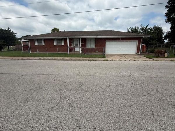 1200 Alton Avenue, Madison, IL 62060