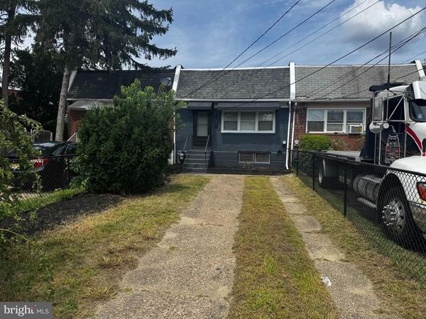 1090 LAKESHORE DRIVE , CAMDEN, NJ 08104