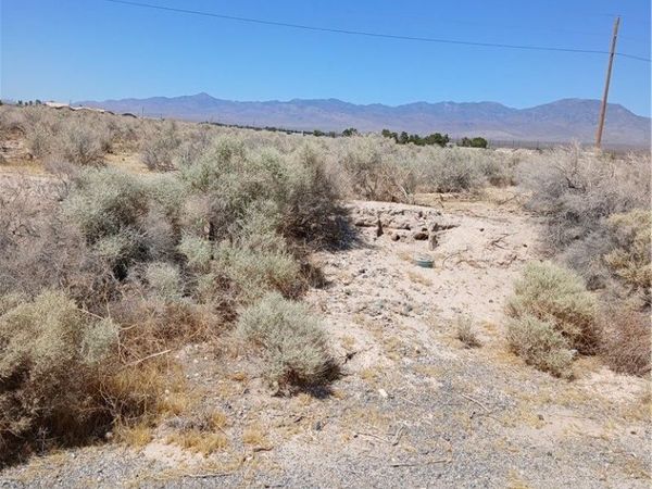1940 E Highland Avenue , Pahrump, NV 89048