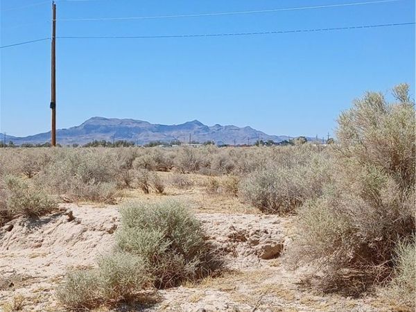 1960 E Highland Avenue , Pahrump, NV 89048