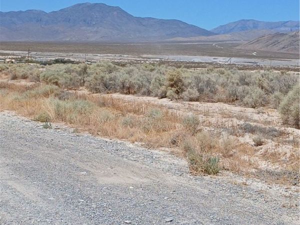 3981 S Lookout Avenue , Pahrump, NV 89048