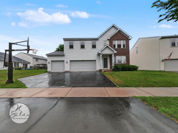 708 Bay Shore Drive , Pingree Grove, IL 60140
