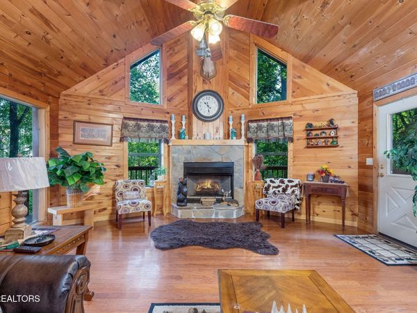 3469 Sugar Maple Loop Rd, Sevierville, TN 37862
