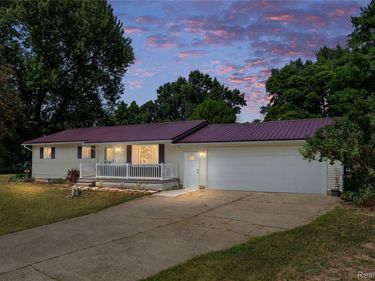 5220 Rockway Drive, Oregon Township, Mi 48421