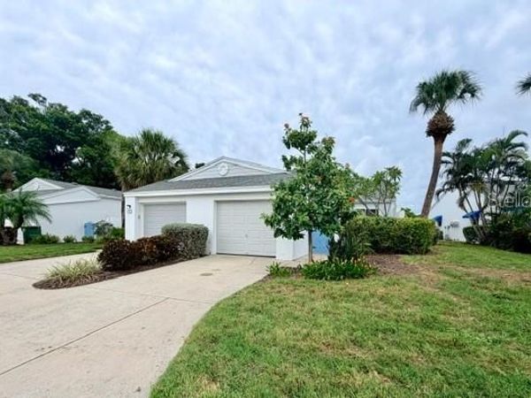 950 WATERSIDE LANE , BRADENTON, FL 34209