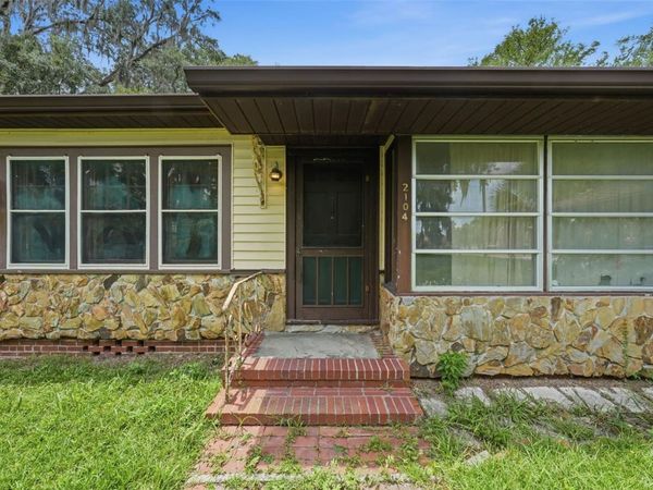 2104 SE LAKE WEIR AVENUE , OCALA, FL 34471