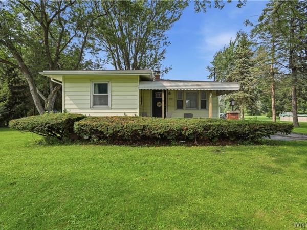 5543 Mapleton Road , Lockport, NY 14094