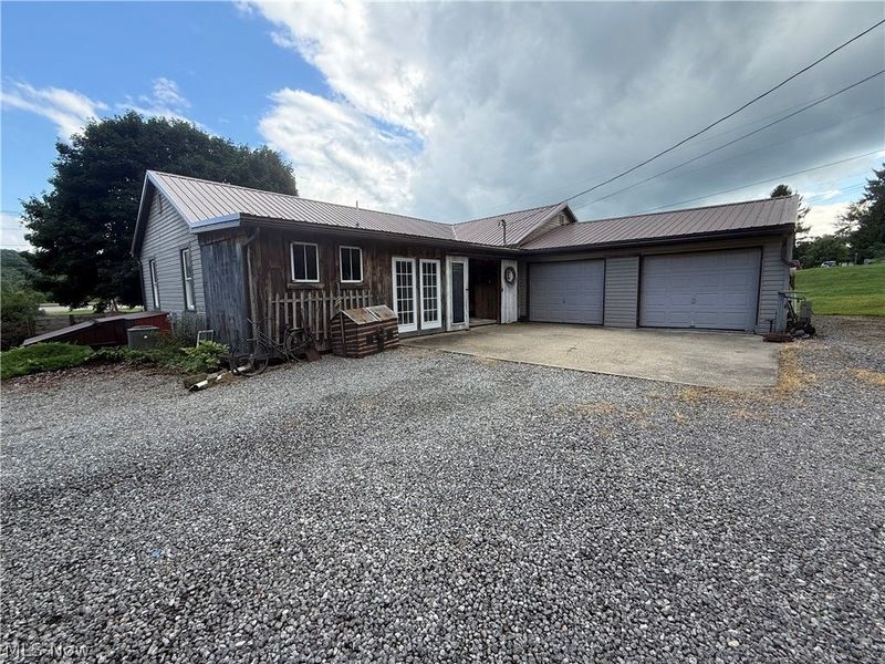 4061 Glenn Highway, Cambridge, OH 43725 Photo 2