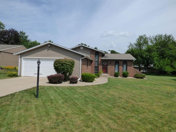 834 Greenmount Court, Mishawaka, IN 46544