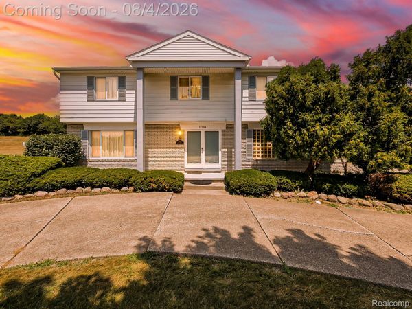 27580 Westcott Crescent Circle, Farmington Hills, Mi 48334