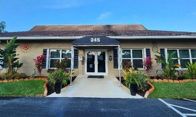 14652 Canalview Drive, Unit D, Delray Beach, FL 33484 Photo