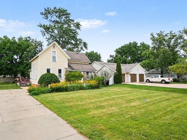 4071 Ivanrest Avenue SW, Grandville, MI 49418