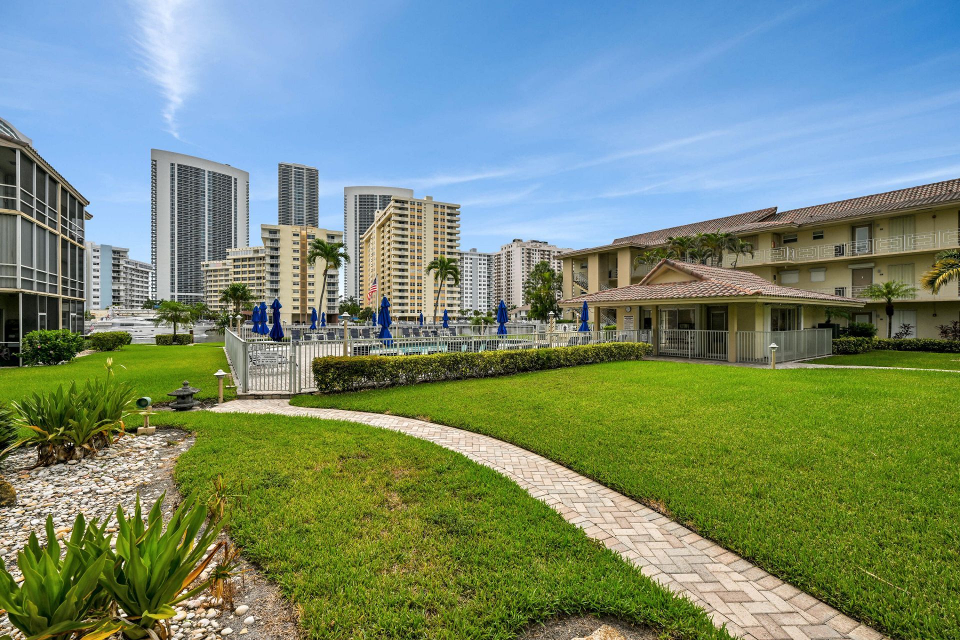 2600 Diana Drive, Unit 121, Hallandale Beach, FL 33009 Photo