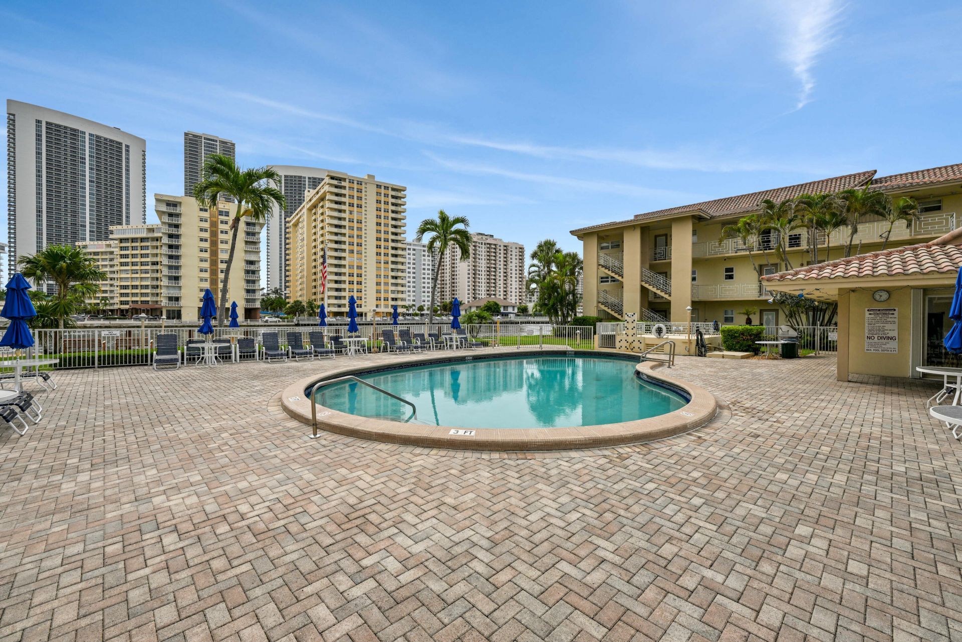 2600 Diana Drive, Unit 121, Hallandale Beach, FL 33009 Photo