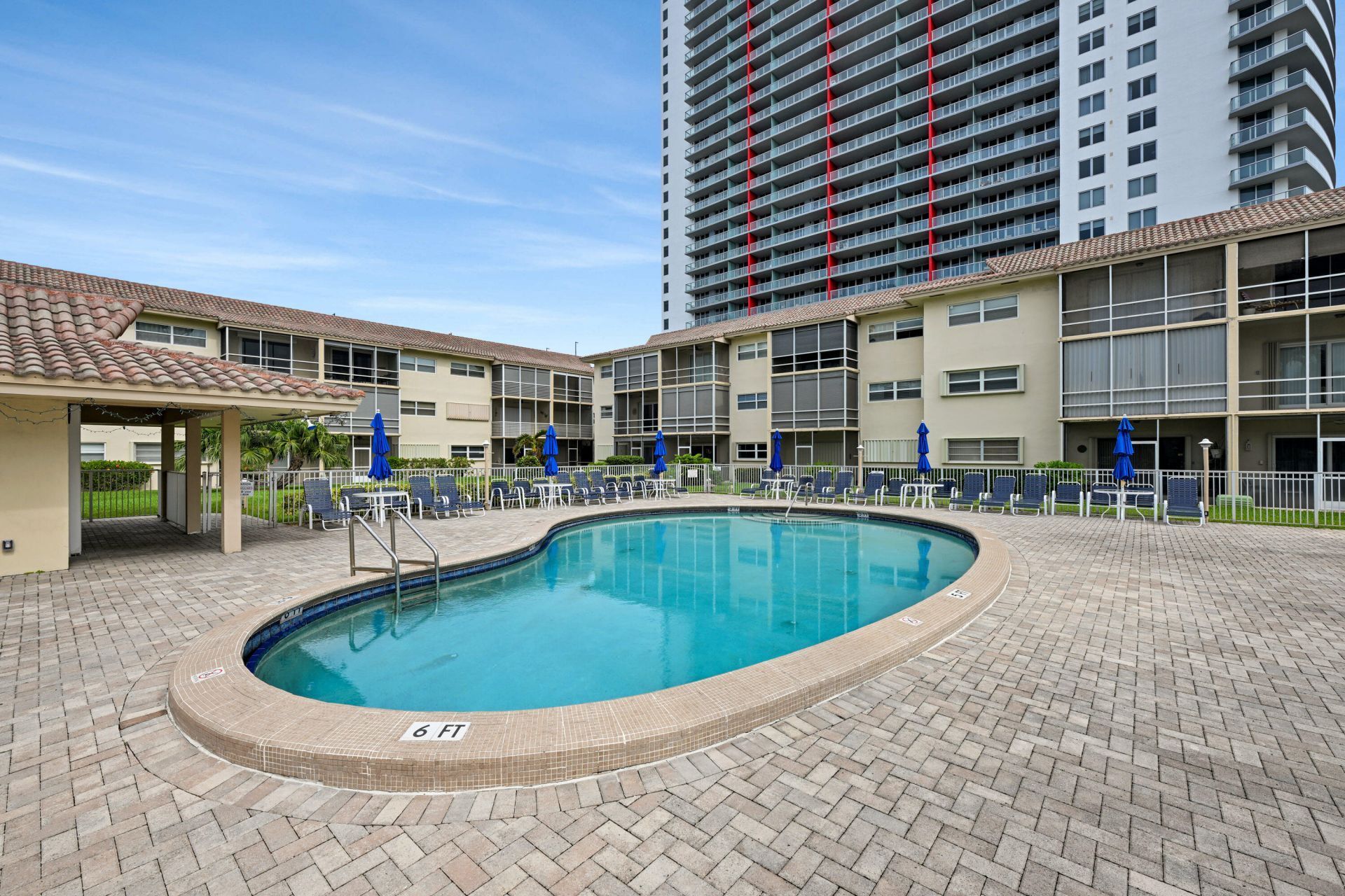 2600 Diana Drive, Unit 121, Hallandale Beach, FL 33009 Photo