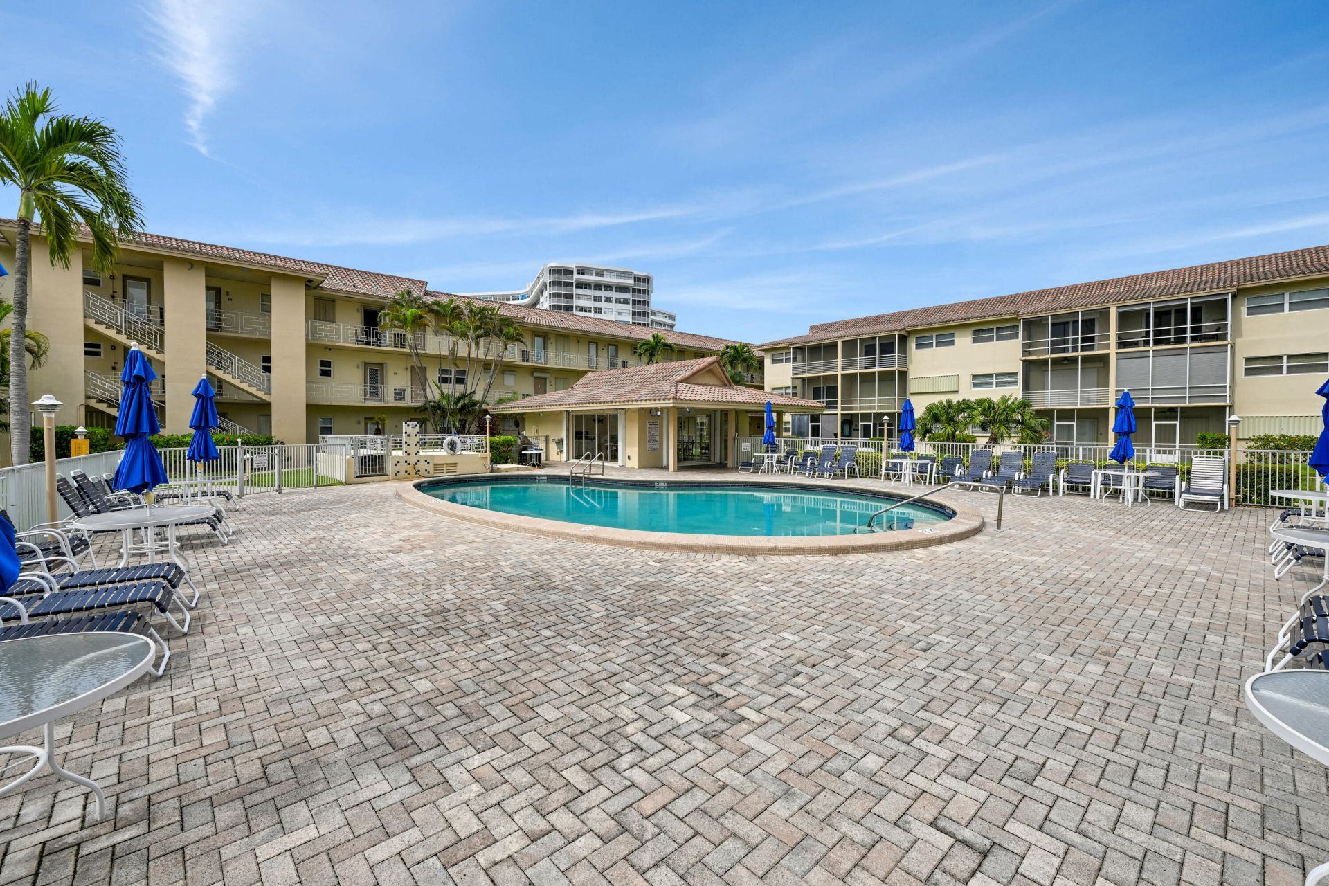 2600 Diana Drive, Unit 121, Hallandale Beach, FL 33009 Photo