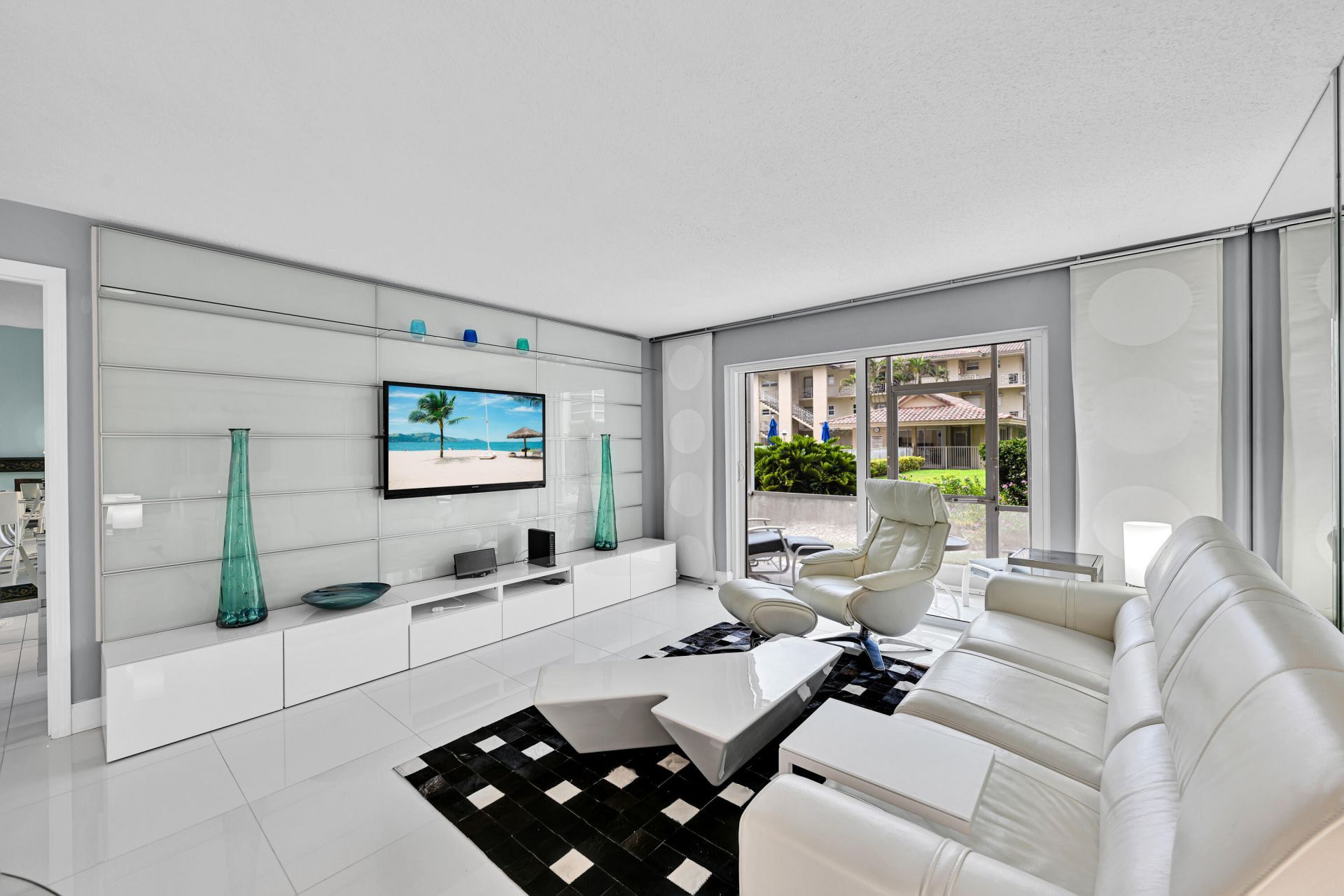 2600 Diana Drive, Unit 121, Hallandale Beach, FL 33009 Photo
