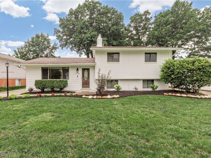 1174 Giesse Drive, Mayfield Heights, OH 44124 Photo 1