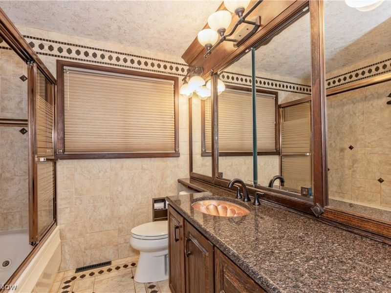 1174 Giesse Drive, Mayfield Heights, OH 44124 Photo 24