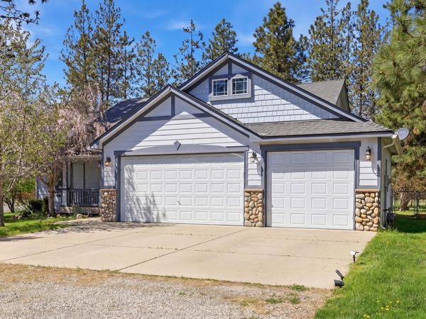 6261 Jenna Dr, Nine Mile Falls, WA 99026