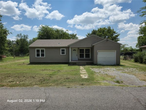 602 W Spruce Street N, Haskell, OK 74436