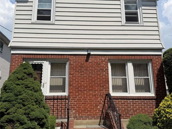 212 Orchard Street , Westbury, NY 11590