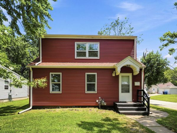 2055 36th Street , Rock Island, IL 61201
