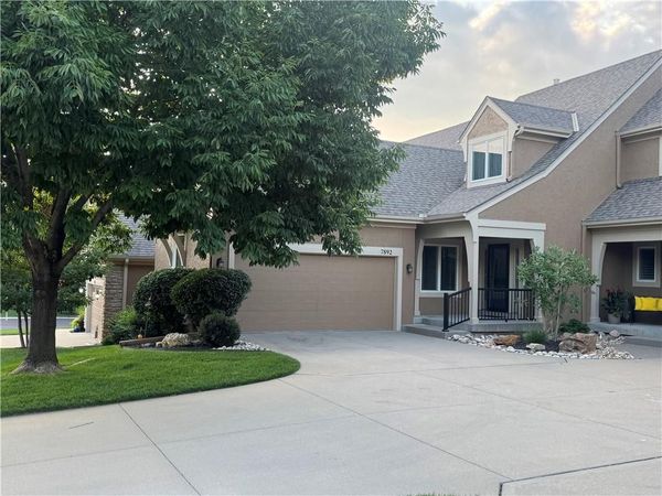 7892 W 157th Terrace, Overland Park, KS 66223