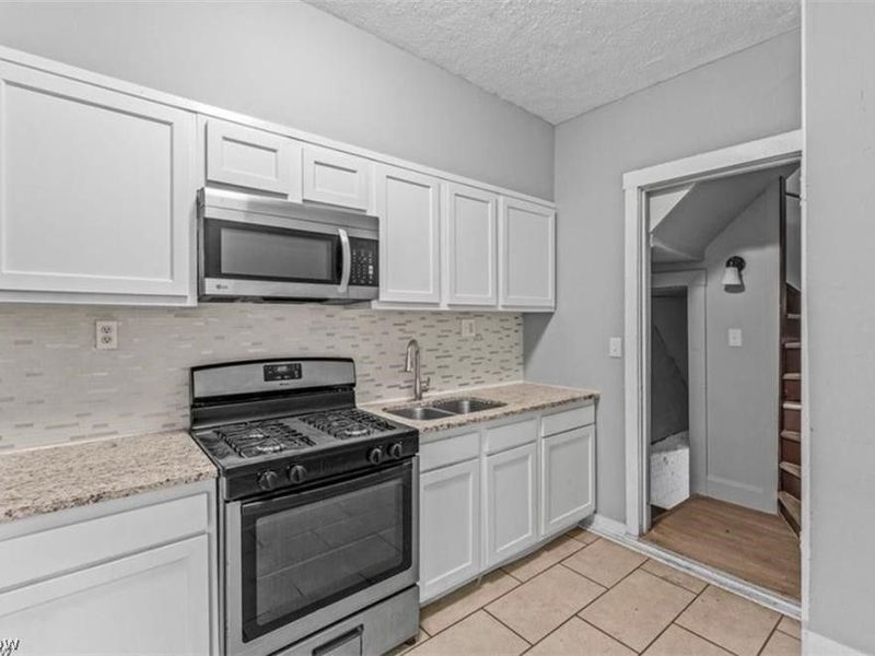 7507 Lawnview Avenue, Cleveland, OH 44103 Photo 11